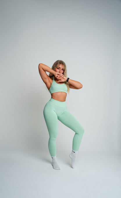 Evolve Green Scrunch Leggings