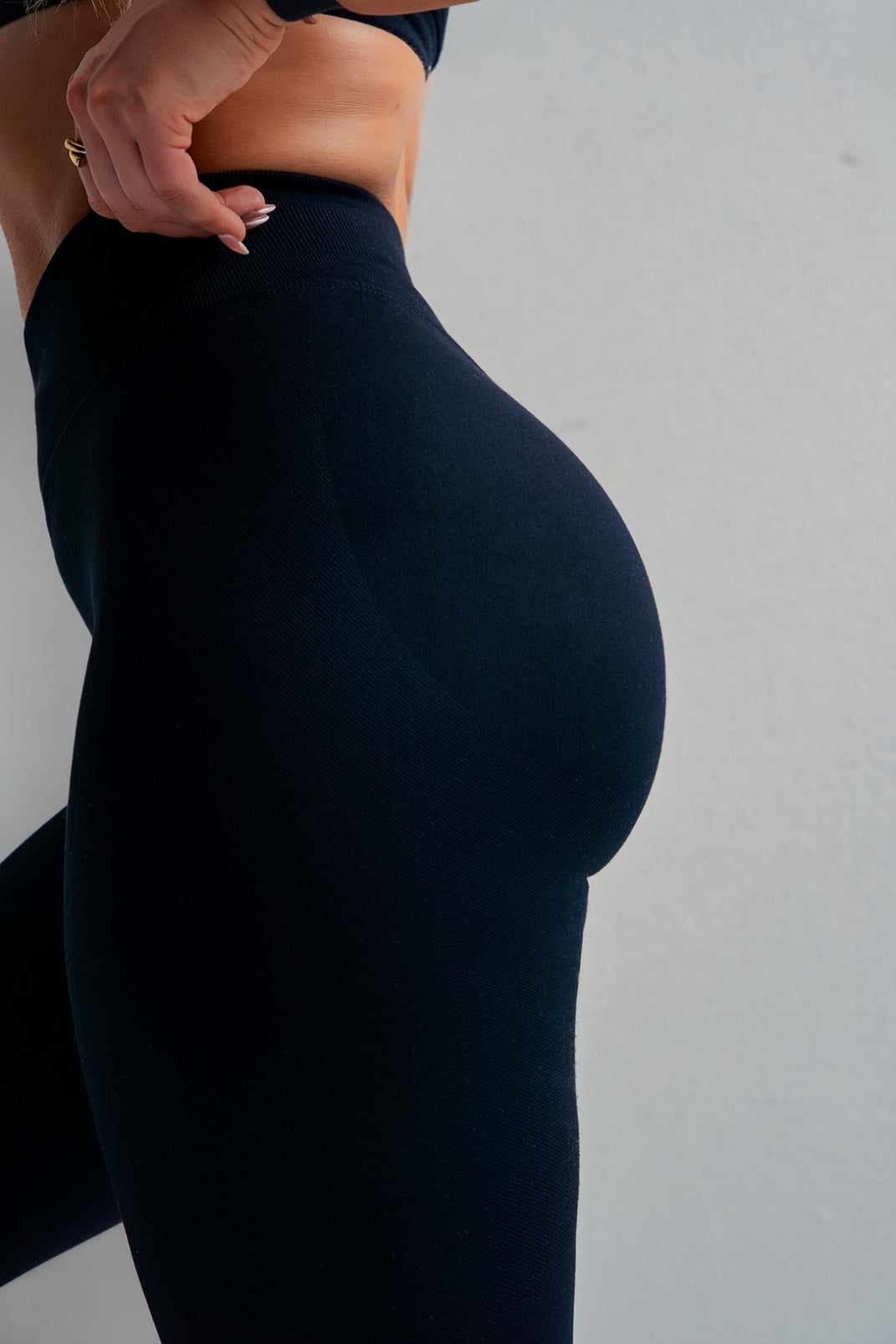 Evolve Black Scrunch Leggings